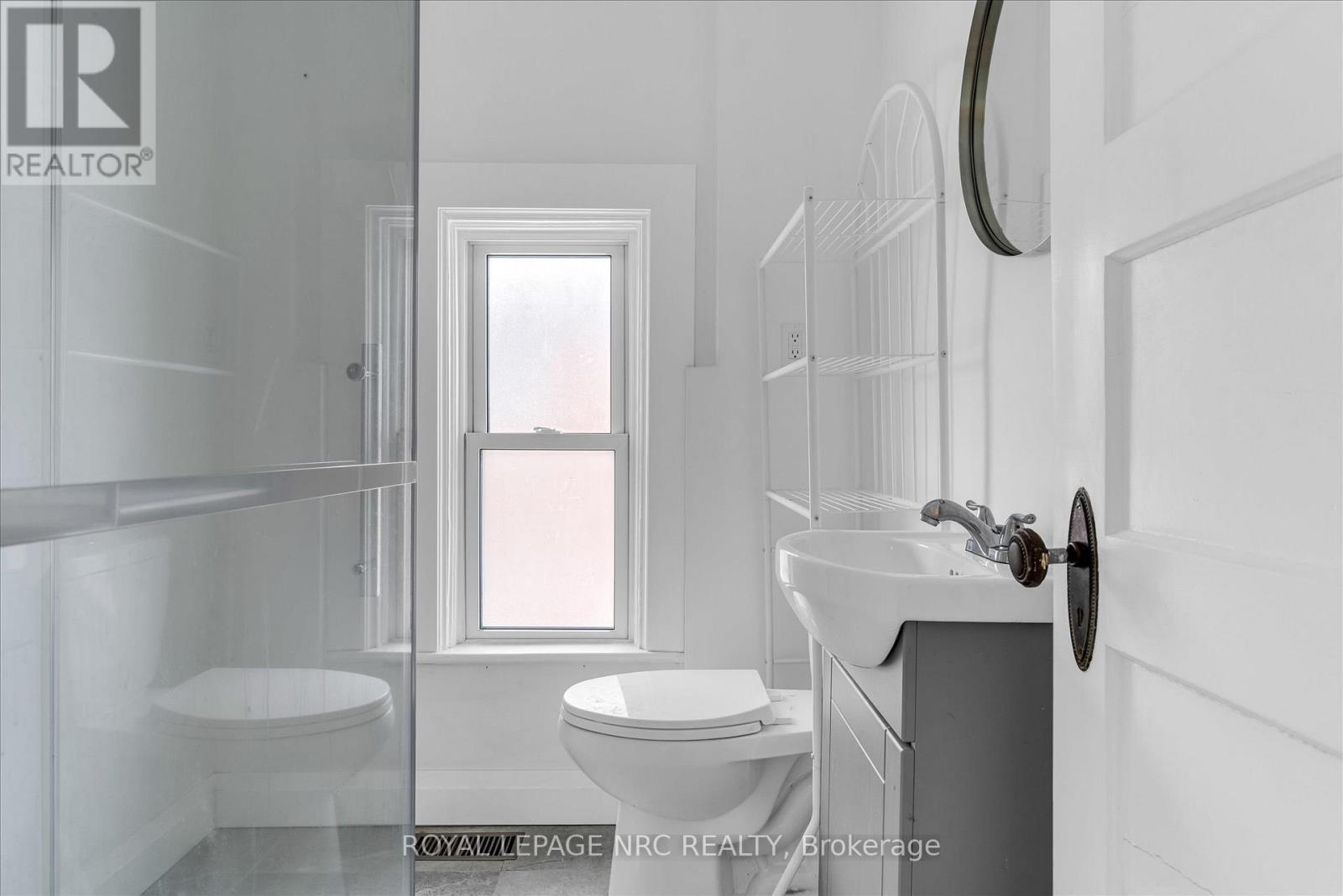 












4878 STAMFORD STREET

,
Niagara Falls (Cherrywood),




Ontario
L2E1M1

