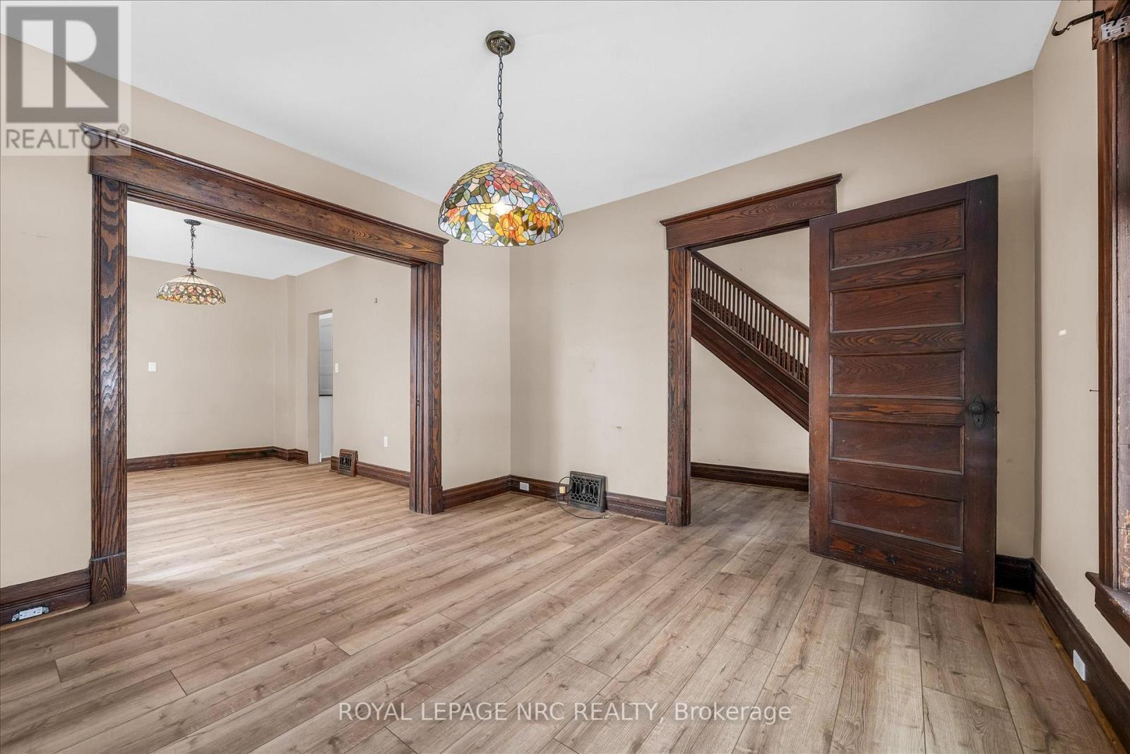 












4878 STAMFORD STREET

,
Niagara Falls (Cherrywood),




Ontario
L2E1M1

