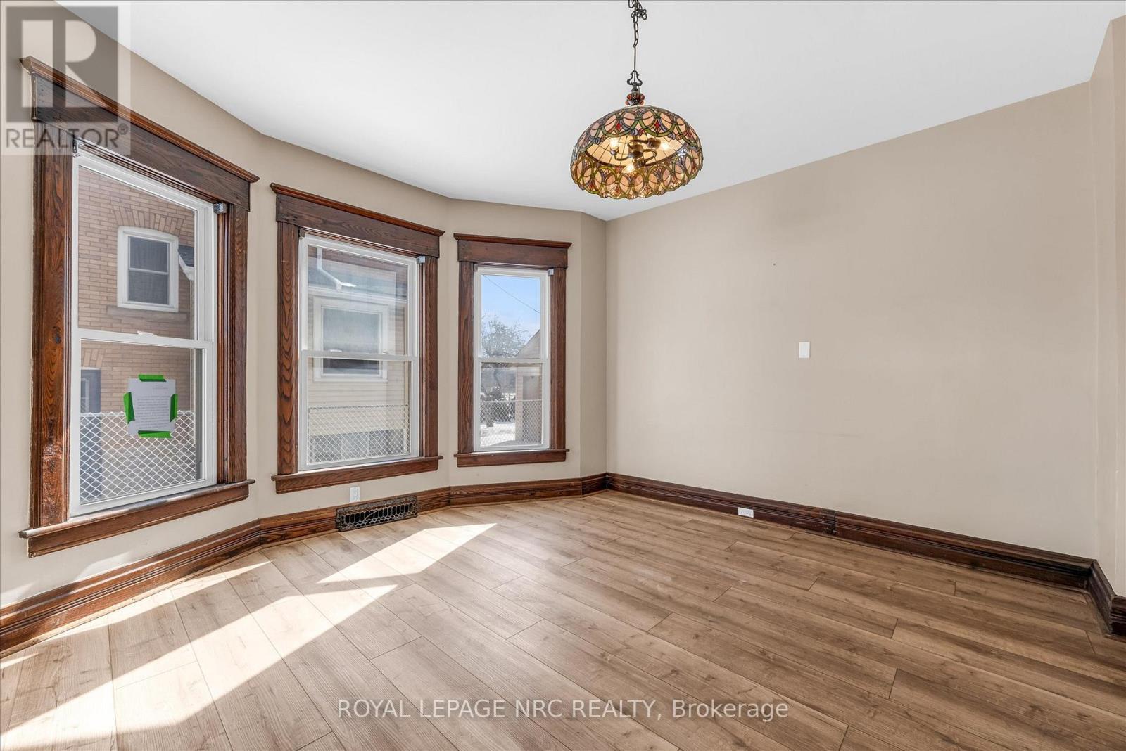 












4878 STAMFORD STREET

,
Niagara Falls (Cherrywood),




Ontario
L2E1M1

