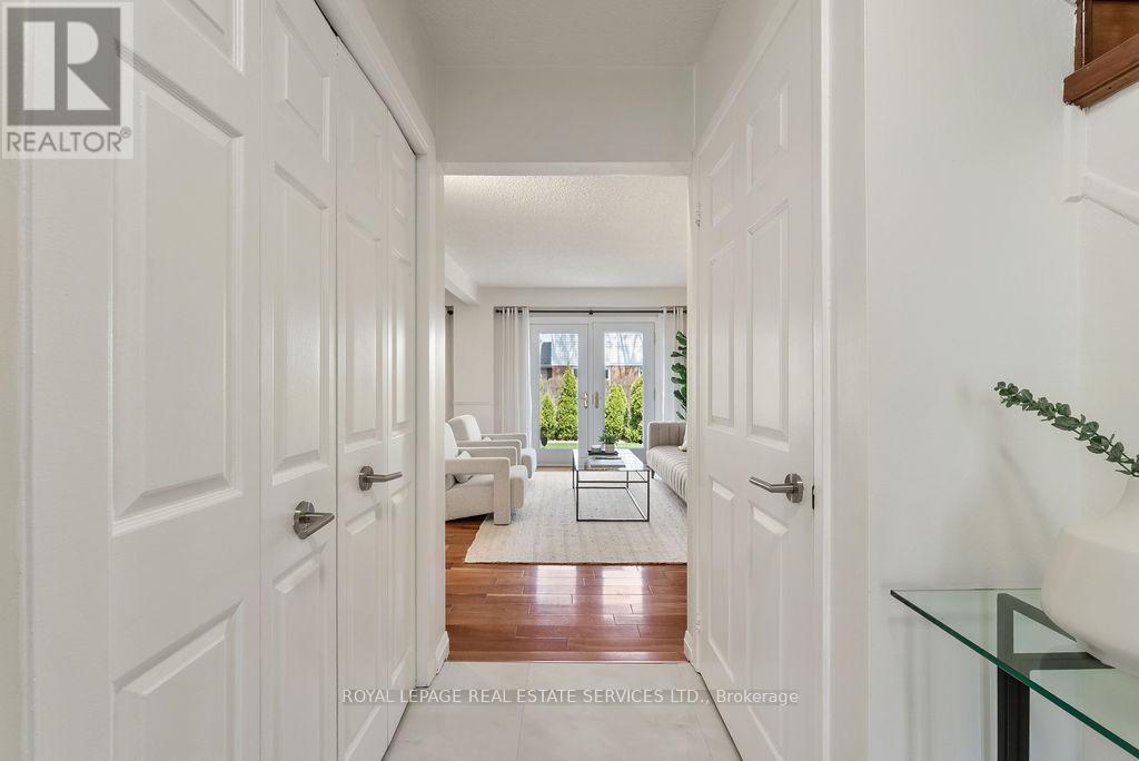 












161 RIVERVIEW STREET

,
Oakville,




Ontario
L6L5S2

