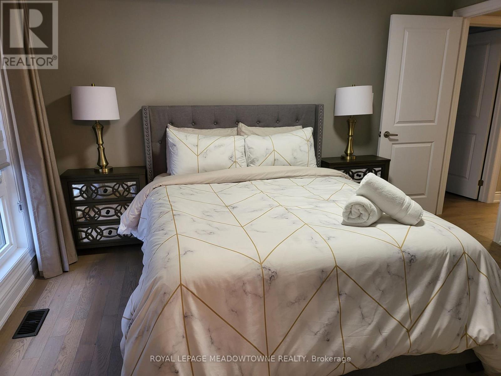 












13 EBERHARDT DRIVE

,
Wasaga Beach,




Ontario
L9Z0K6

