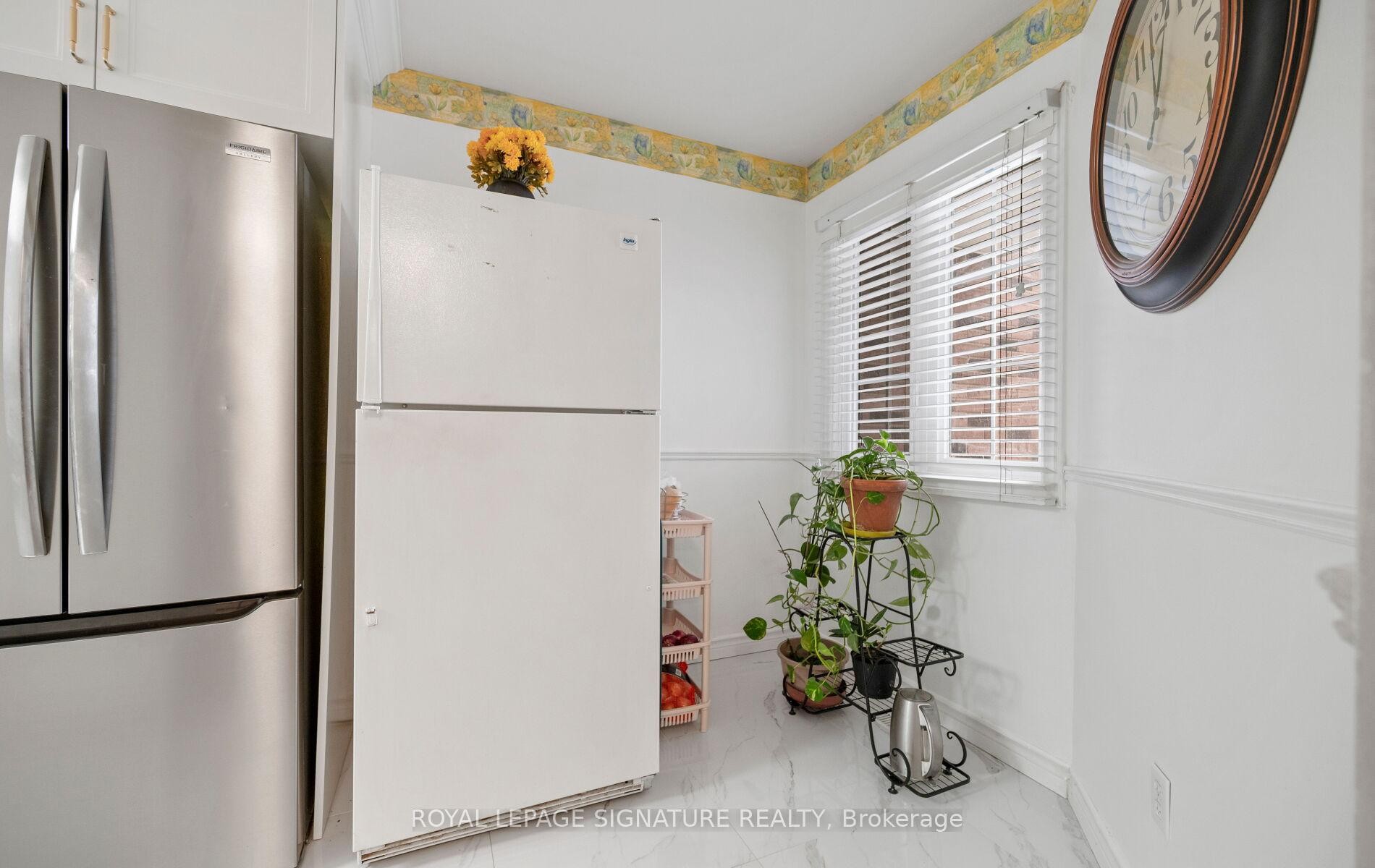 









3


Lancewood

Crescent,
Brampton,




ON
L6S 5Y6

