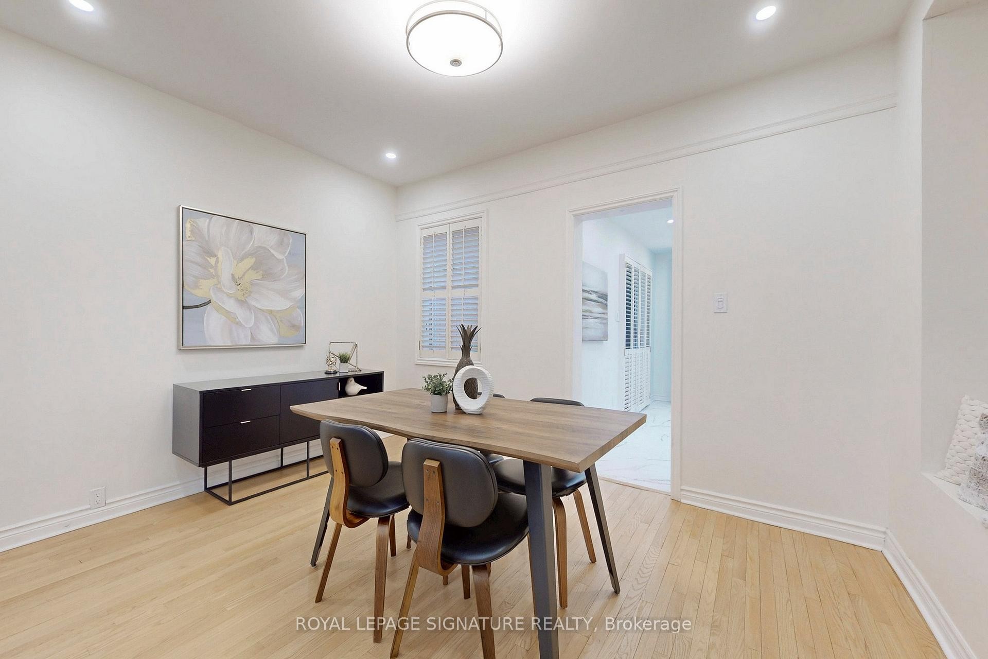 









337


Glen

Road,
Toronto,




ON
M4W 2X4

