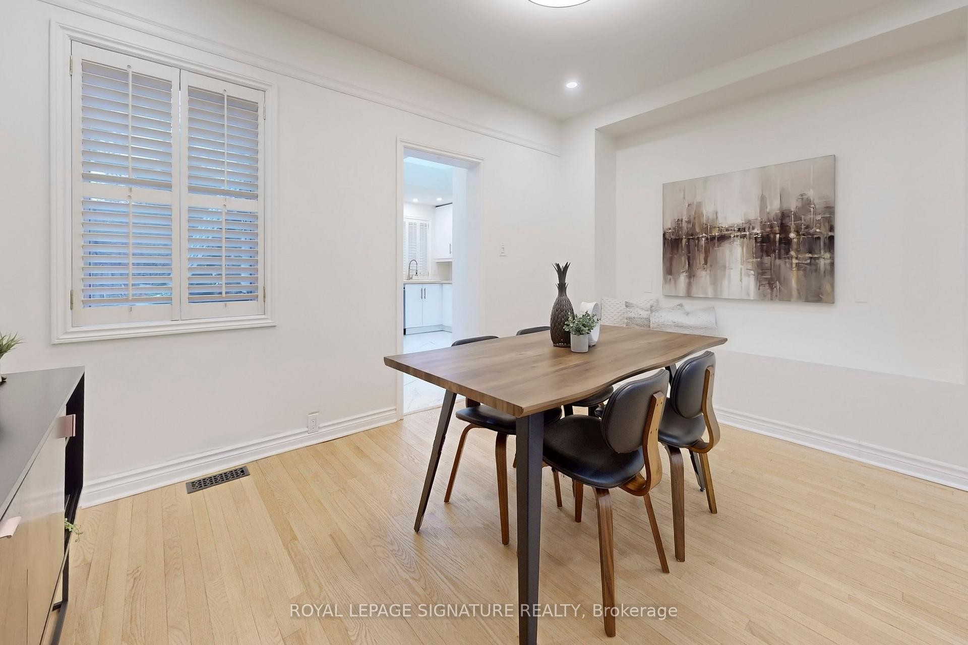 









337


Glen

Road,
Toronto,




ON
M4W 2X4

