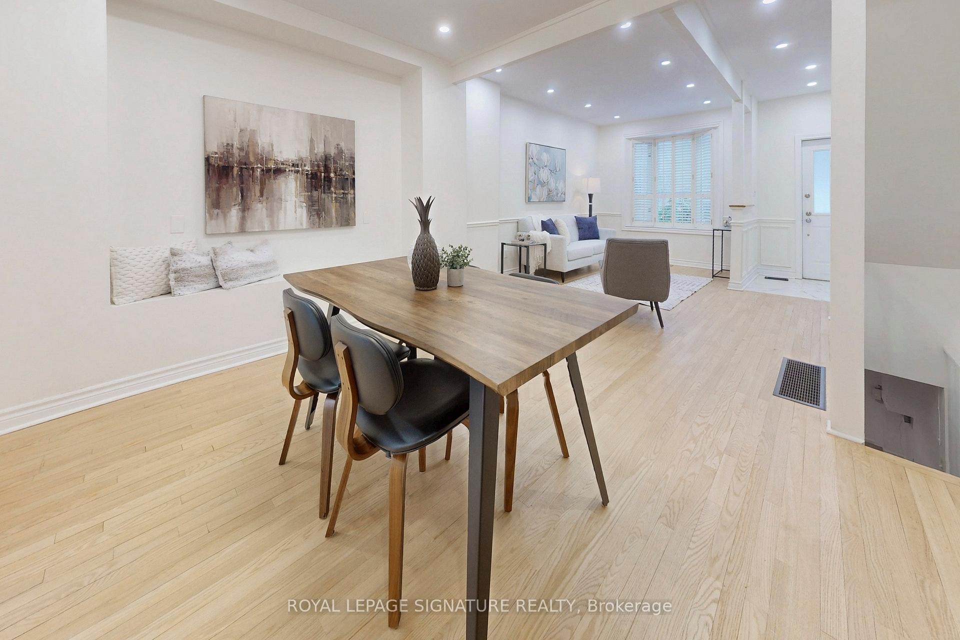 









337


Glen

Road,
Toronto,




ON
M4W 2X4

