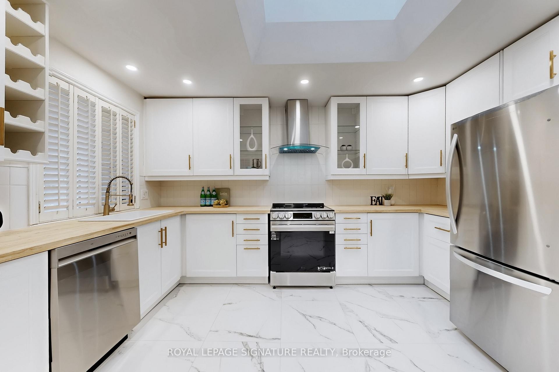 









337


Glen

Road,
Toronto,




ON
M4W 2X4

