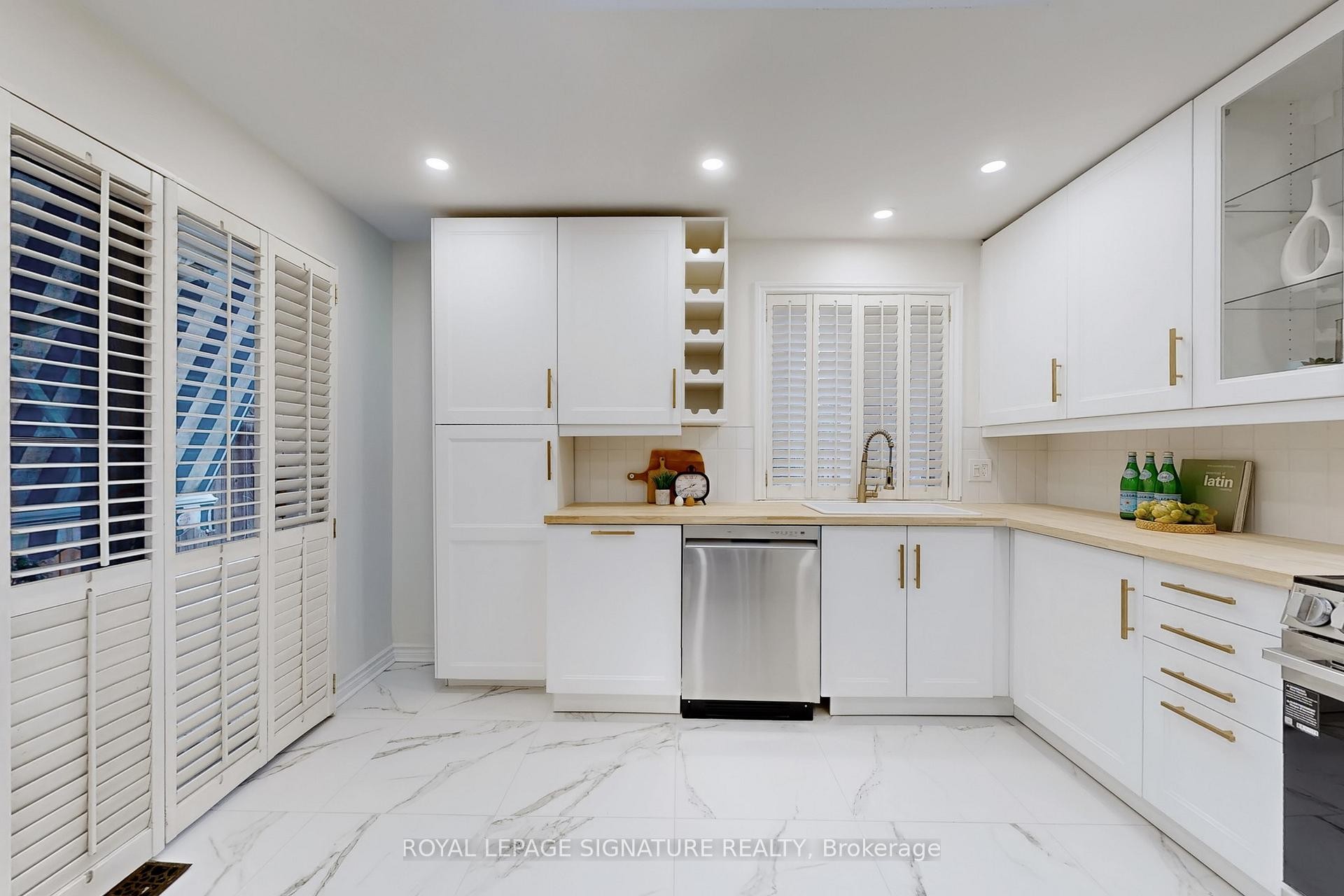 









337


Glen

Road,
Toronto,




ON
M4W 2X4

