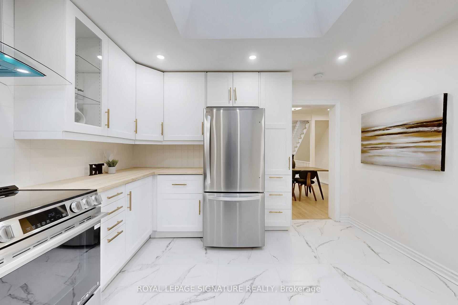 









337


Glen

Road,
Toronto,




ON
M4W 2X4

