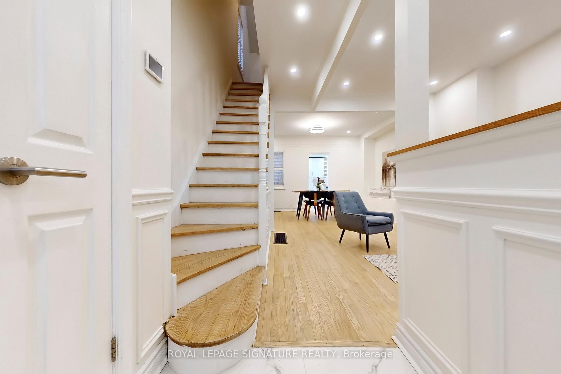 









337


Glen

Road,
Toronto,




ON
M4W 2X4

