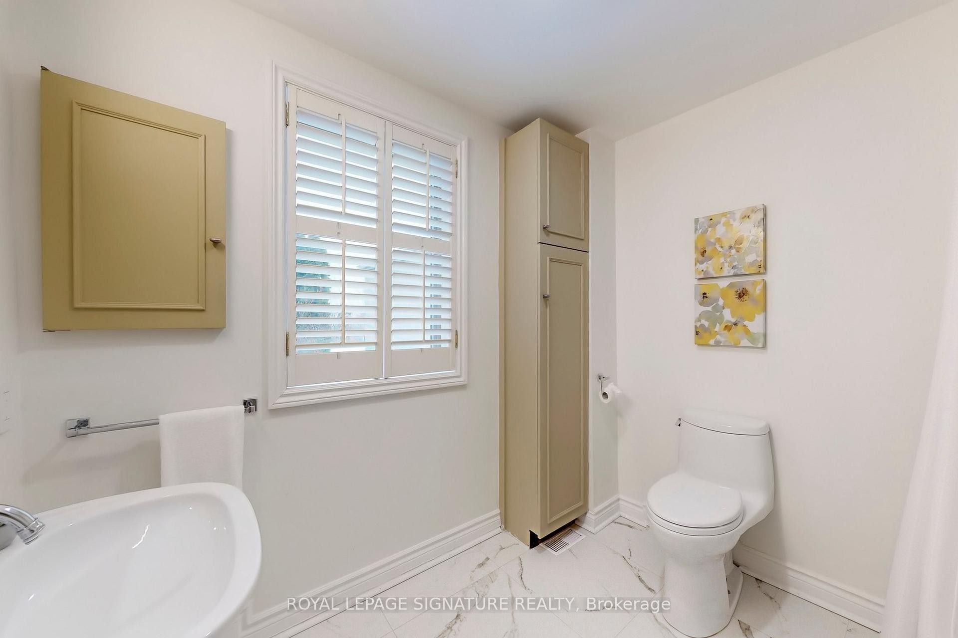 









337


Glen

Road,
Toronto,




ON
M4W 2X4

