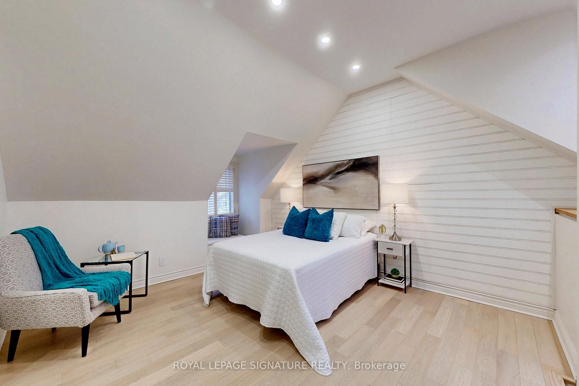 









337


Glen

Road,
Toronto,




ON
M4W 2X4

