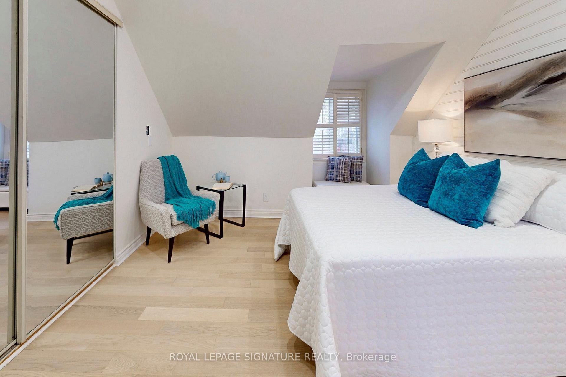 









337


Glen

Road,
Toronto,




ON
M4W 2X4

