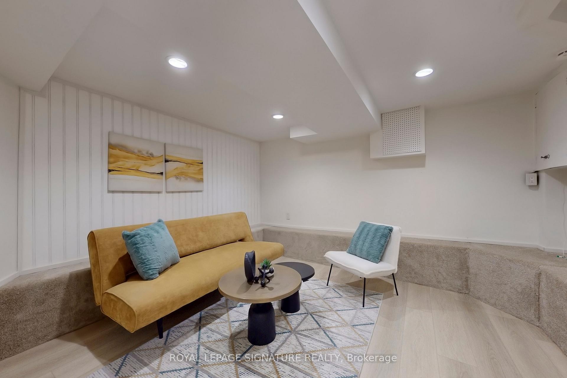 









337


Glen

Road,
Toronto,




ON
M4W 2X4

