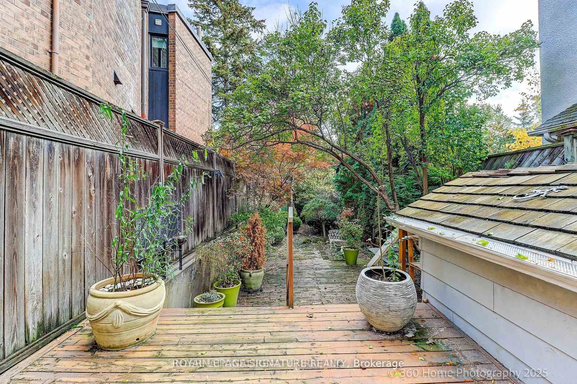 









337


Glen

Road,
Toronto,




ON
M4W 2X4

