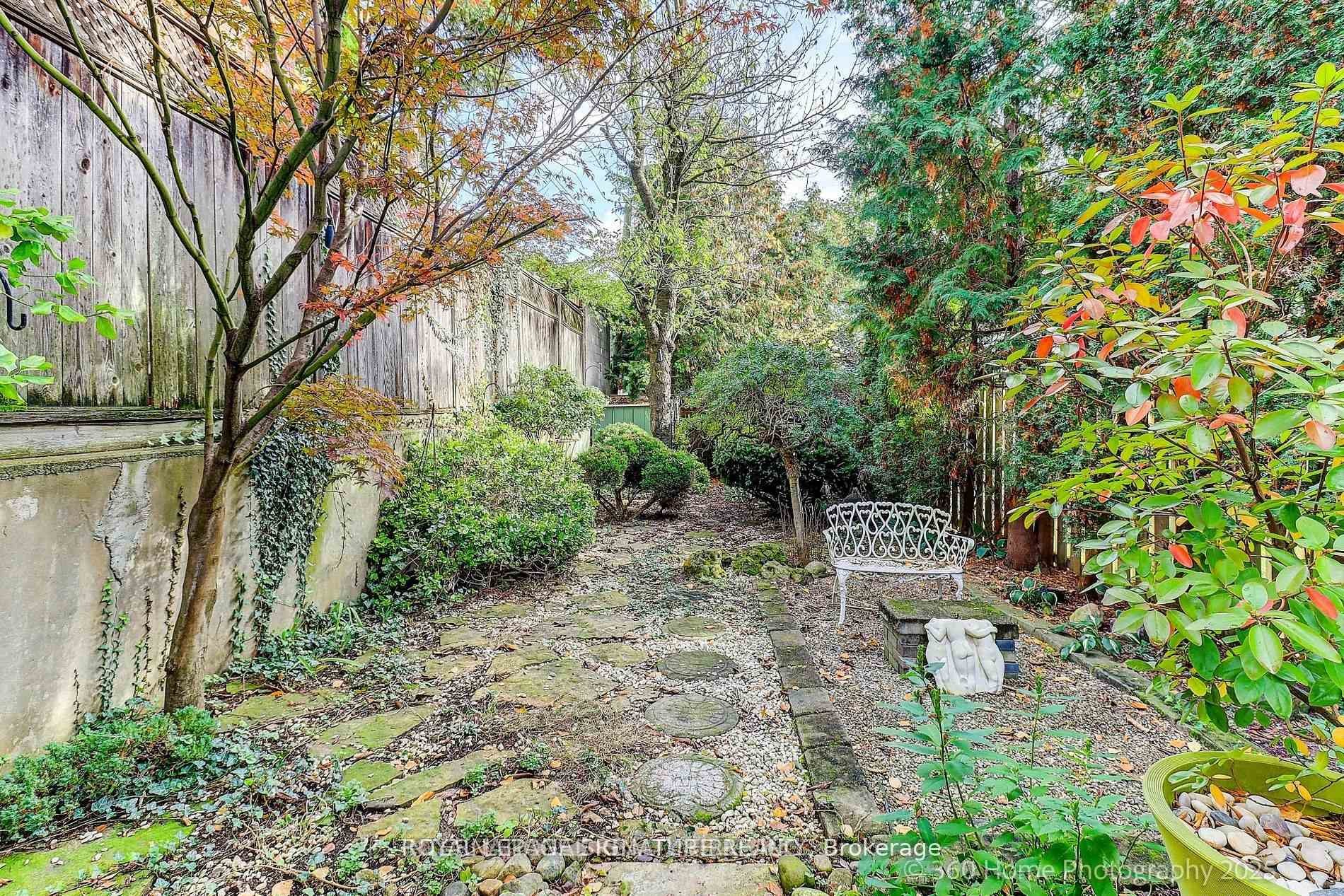 









337


Glen

Road,
Toronto,




ON
M4W 2X4

