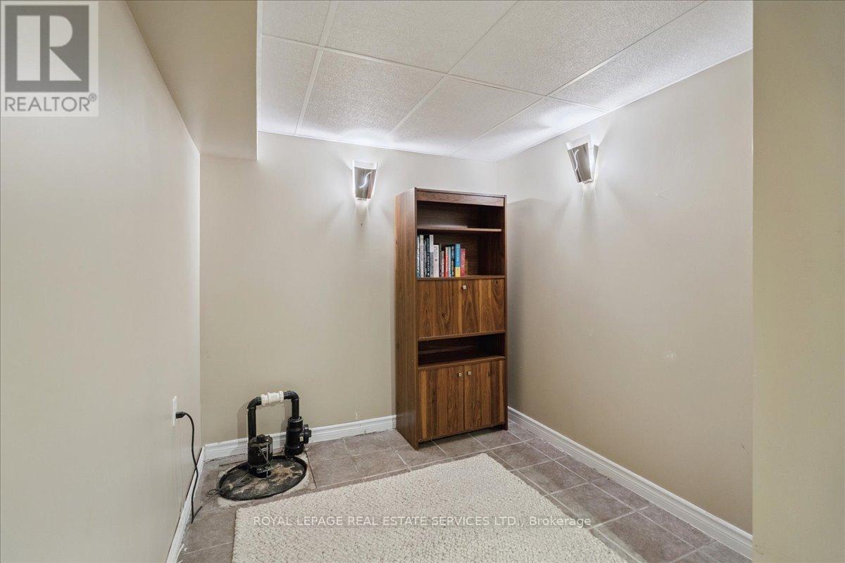 












14 - 2871 DARIEN ROAD

,
Burlington,




Ontario
L7M4R6

