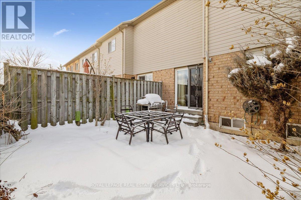 












14 - 2871 DARIEN ROAD

,
Burlington,




Ontario
L7M4R6

