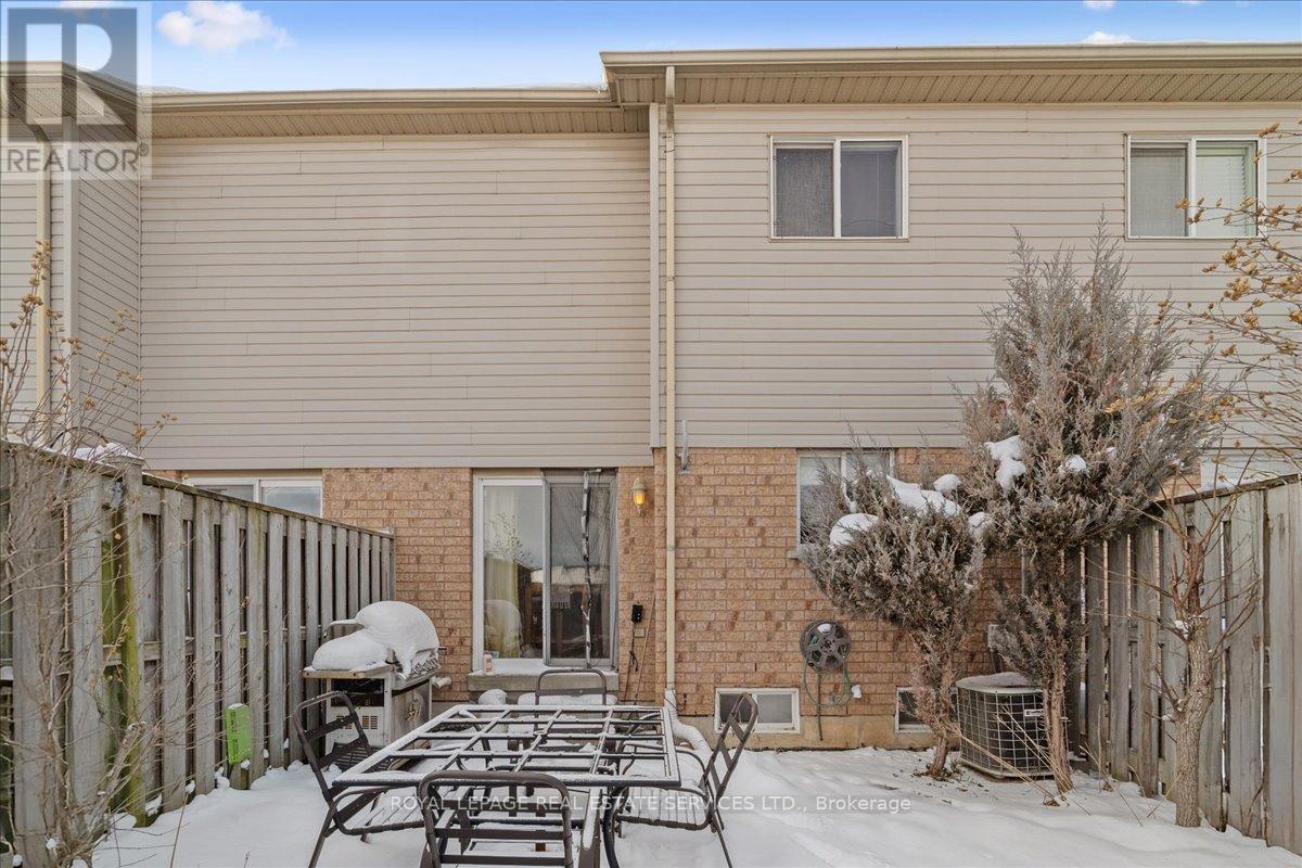 












14 - 2871 DARIEN ROAD

,
Burlington,




Ontario
L7M4R6

