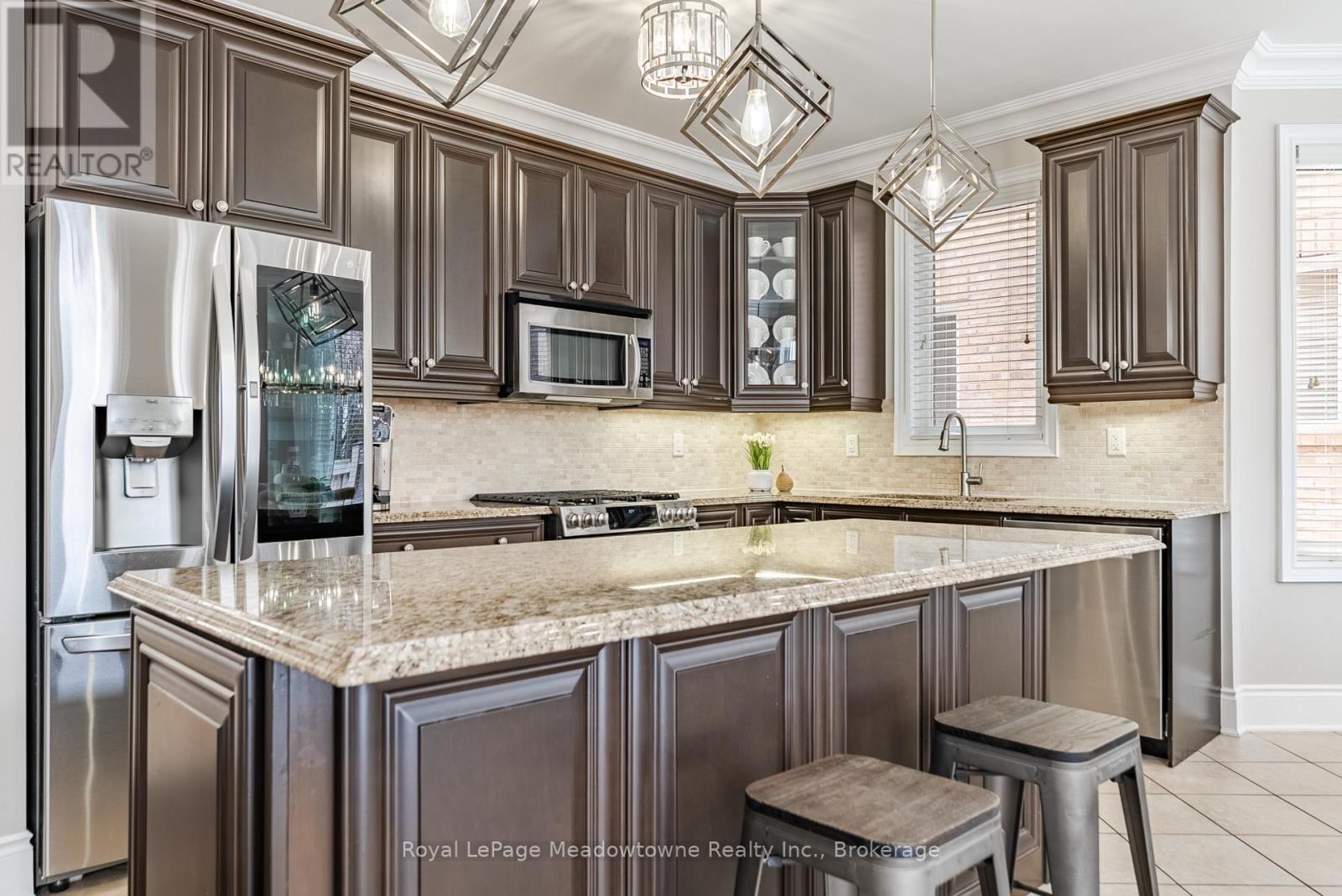 












400 MICKEY COURT

,
Milton (SC Scott),




Ontario
L9T7N8

