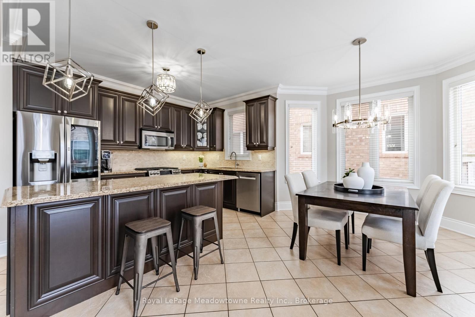 












400 MICKEY COURT

,
Milton (SC Scott),




Ontario
L9T7N8

