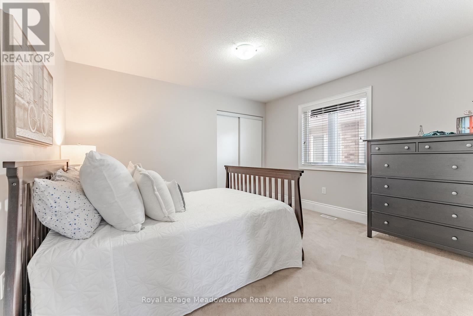 












400 MICKEY COURT

,
Milton (SC Scott),




Ontario
L9T7N8

