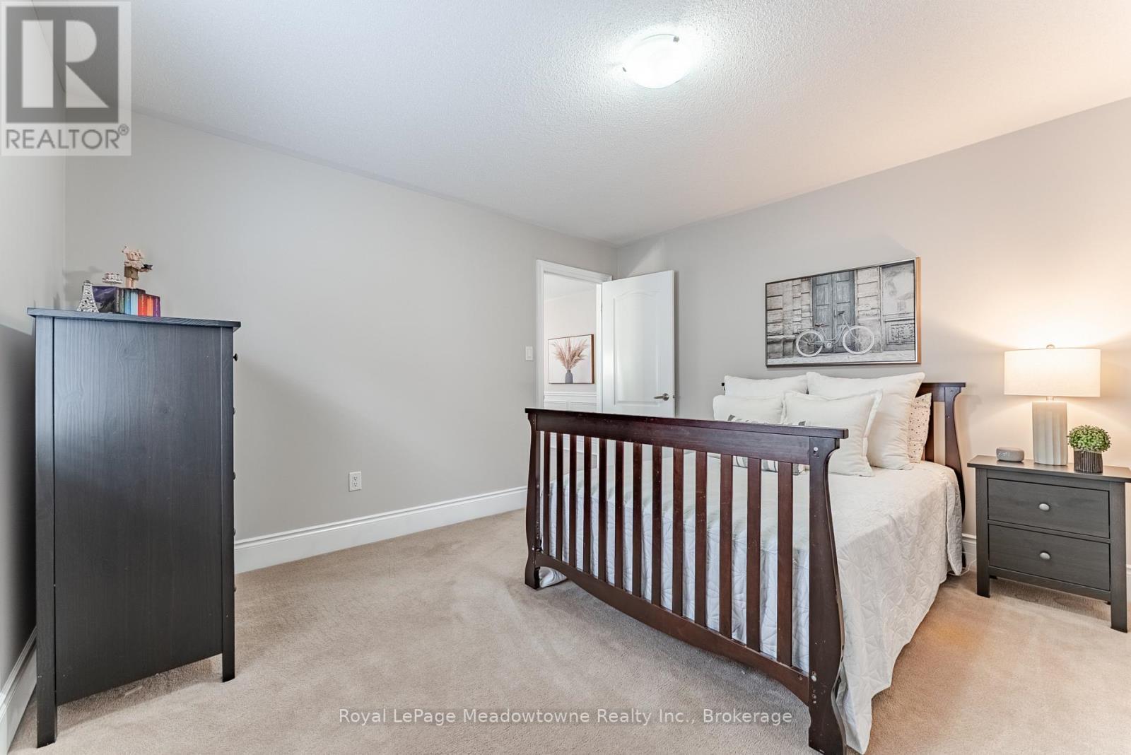 












400 MICKEY COURT

,
Milton (SC Scott),




Ontario
L9T7N8

