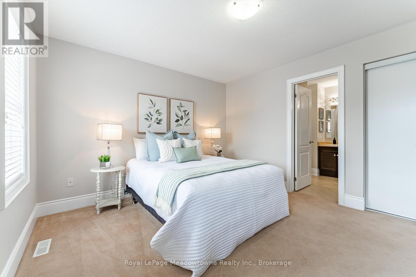 












400 MICKEY COURT

,
Milton (SC Scott),




Ontario
L9T7N8

