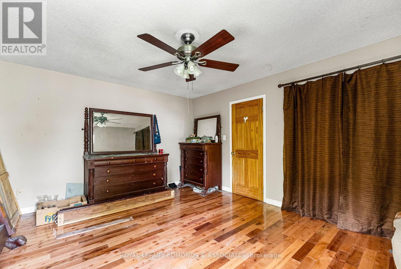 












1095 MOUNTAINVIEW DRIVE

,
Laurentian Valley,




Ontario
K8A8E3

