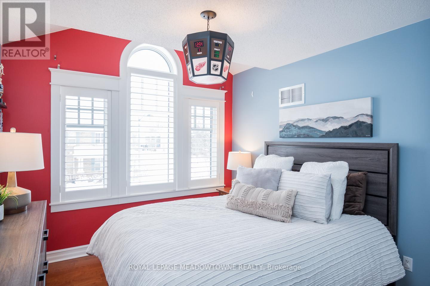 












1592 FRENCH GARDEN

,
Milton,




Ontario
L9T5M4

