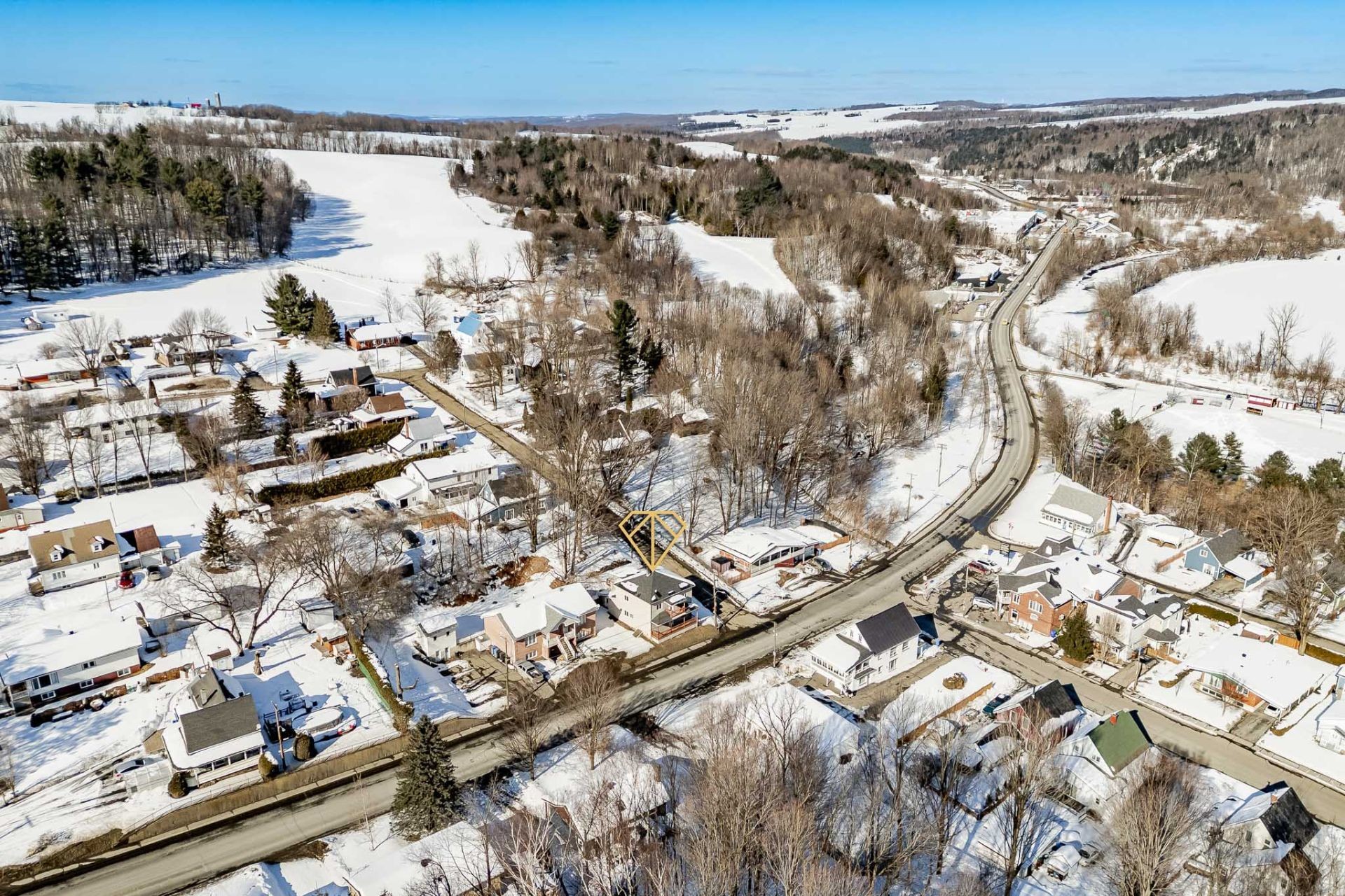 









864

 - 864A


Rue Child

,
Coaticook,




QC
J1A2C6

