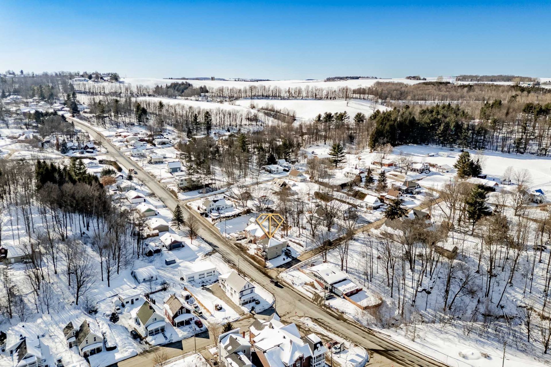 









864

 - 864A


Rue Child

,
Coaticook,




QC
J1A2C6

