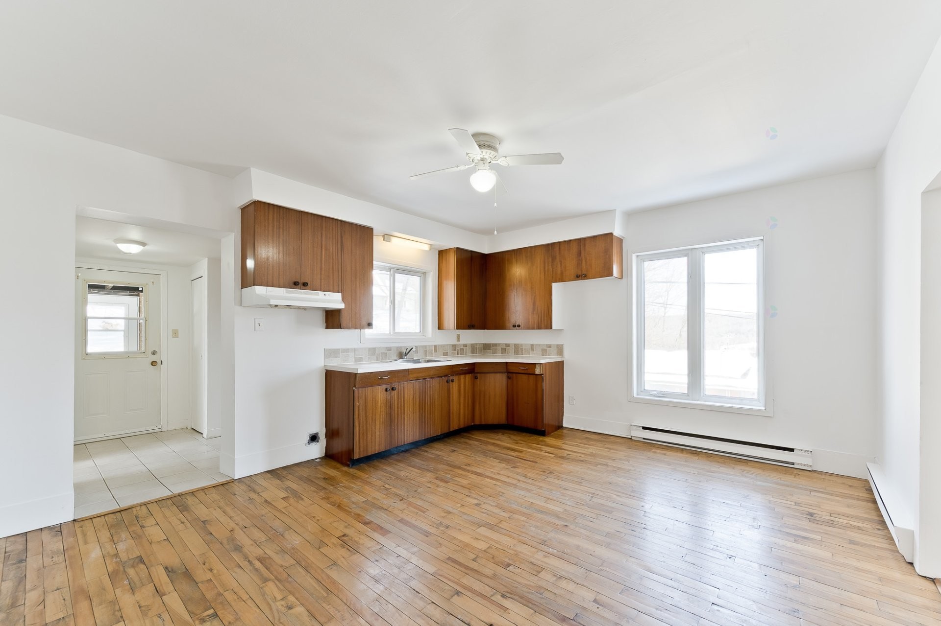 









864

 - 864A


Rue Child

,
Coaticook,




QC
J1A2C6

