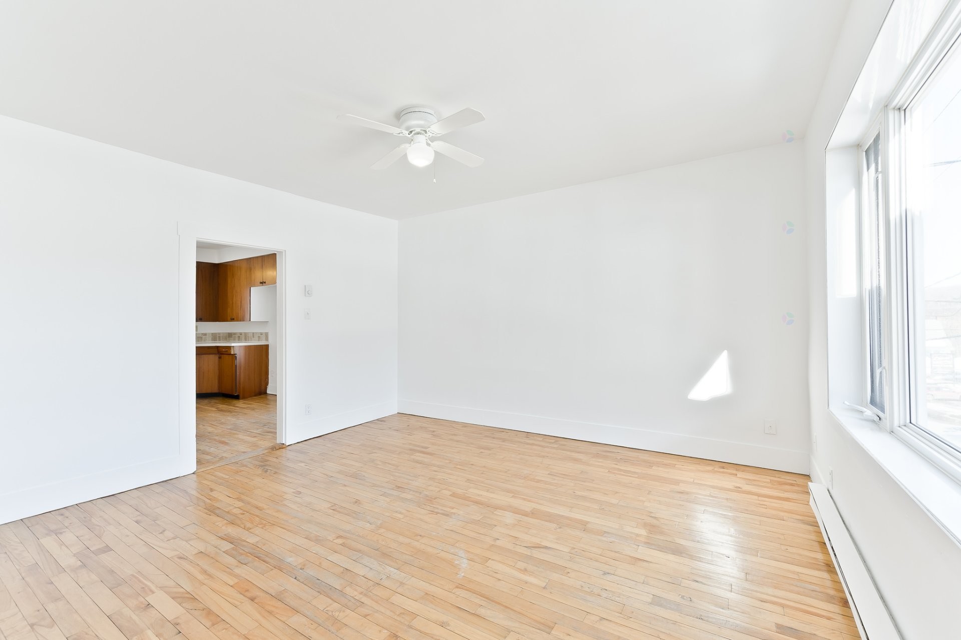 









864

 - 864A


Rue Child

,
Coaticook,




QC
J1A2C6

