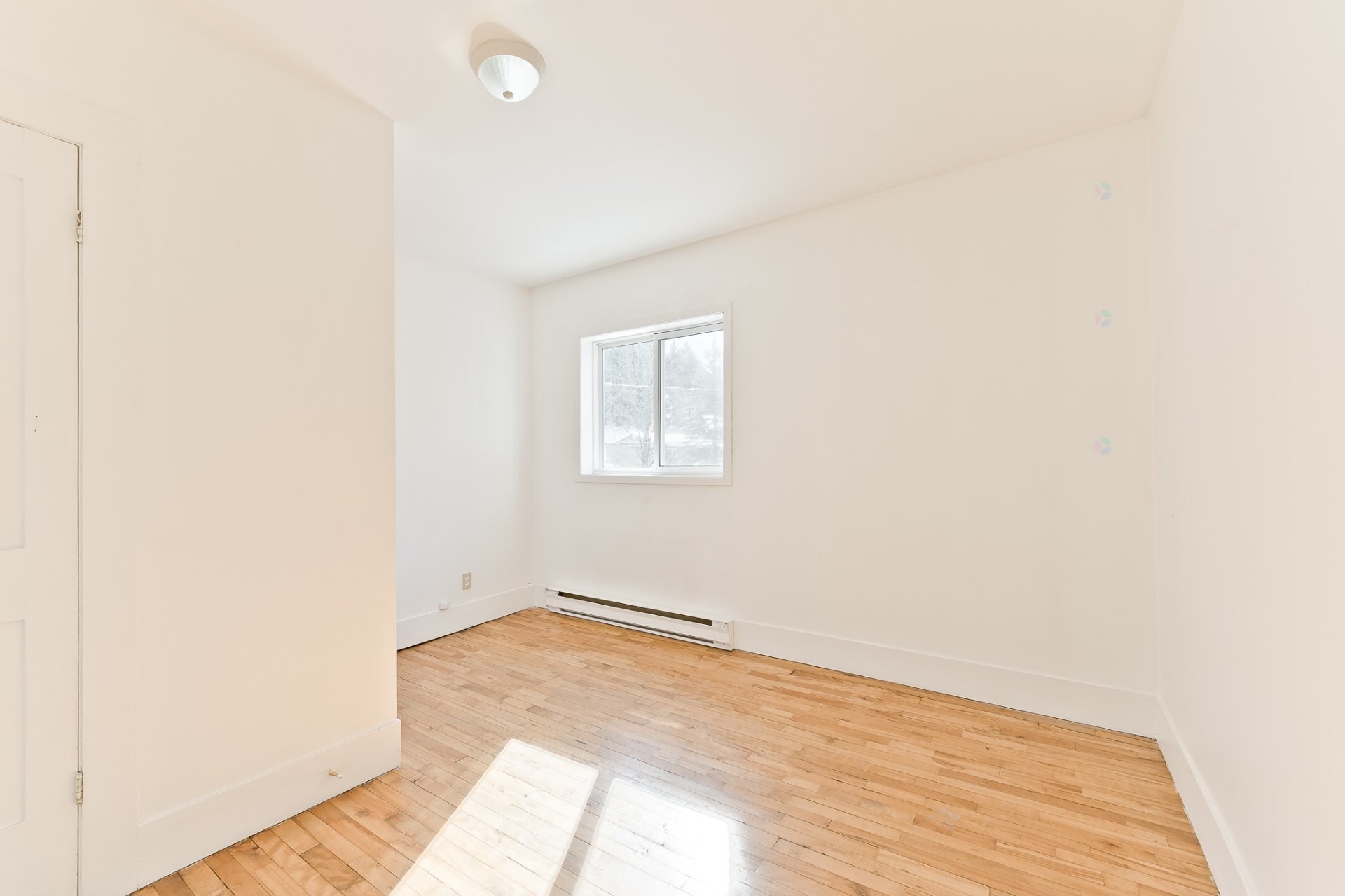 









864

 - 864A


Rue Child

,
Coaticook,




QC
J1A2C6

