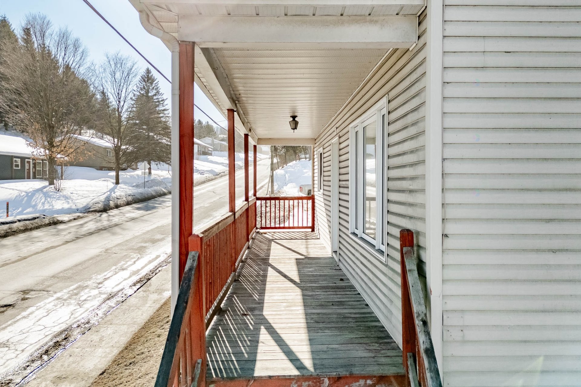 









864

 - 864A


Rue Child

,
Coaticook,




QC
J1A2C6

