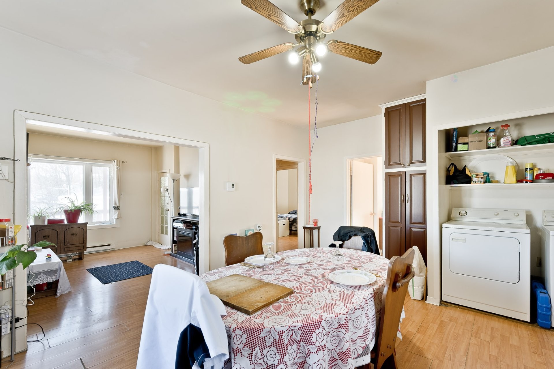 









864

 - 864A


Rue Child

,
Coaticook,




QC
J1A2C6

