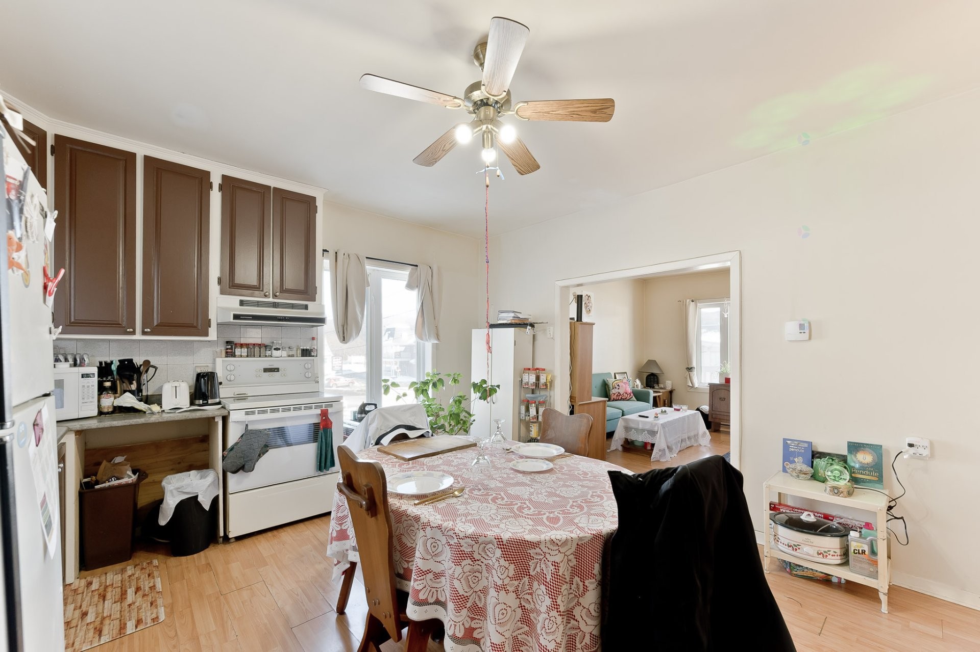 









864

 - 864A


Rue Child

,
Coaticook,




QC
J1A2C6

