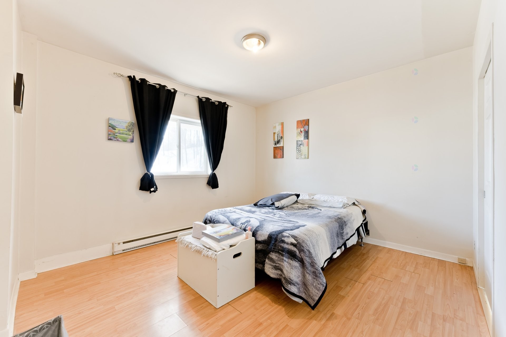 









864

 - 864A


Rue Child

,
Coaticook,




QC
J1A2C6

