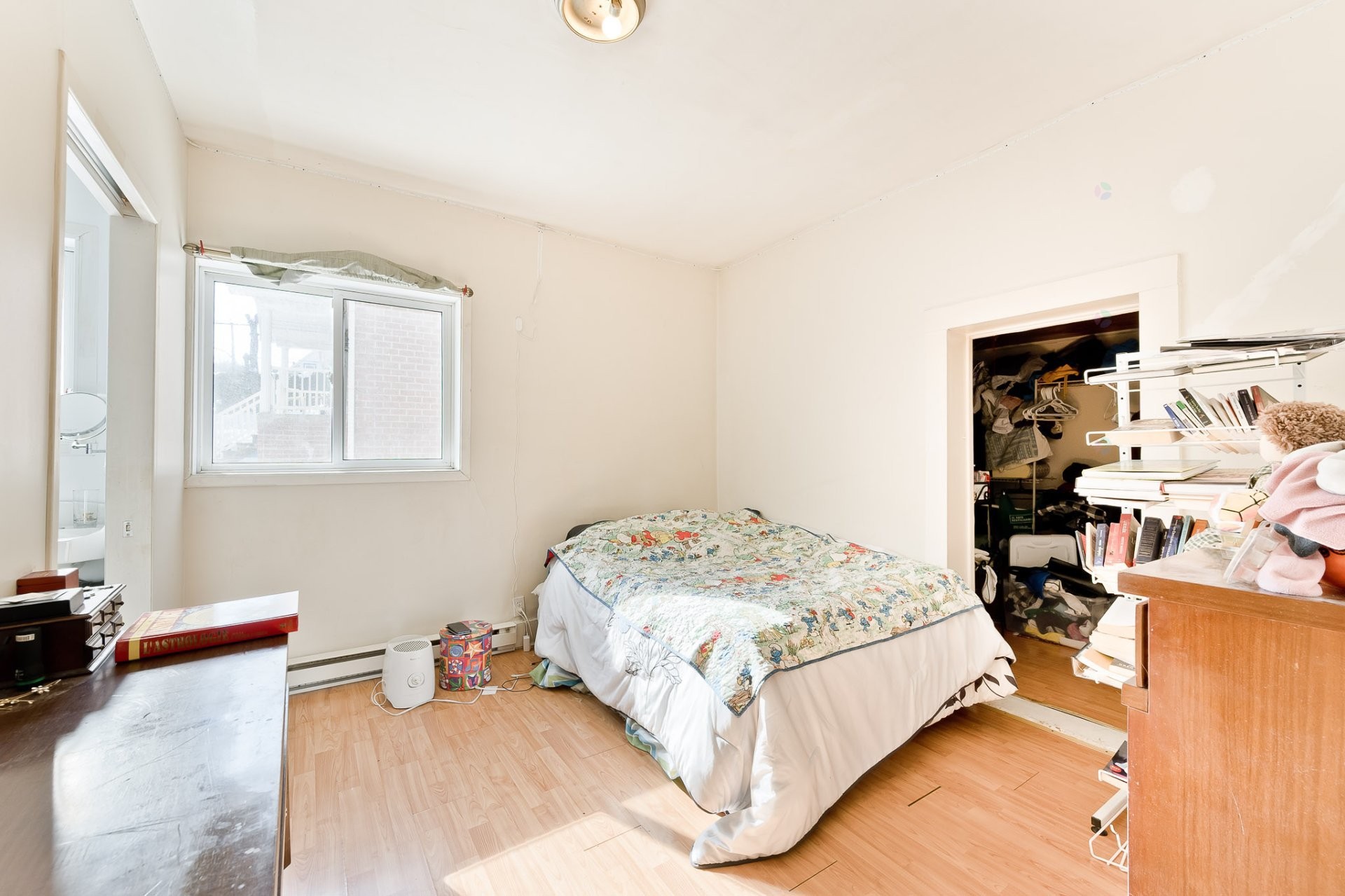 









864

 - 864A


Rue Child

,
Coaticook,




QC
J1A2C6

