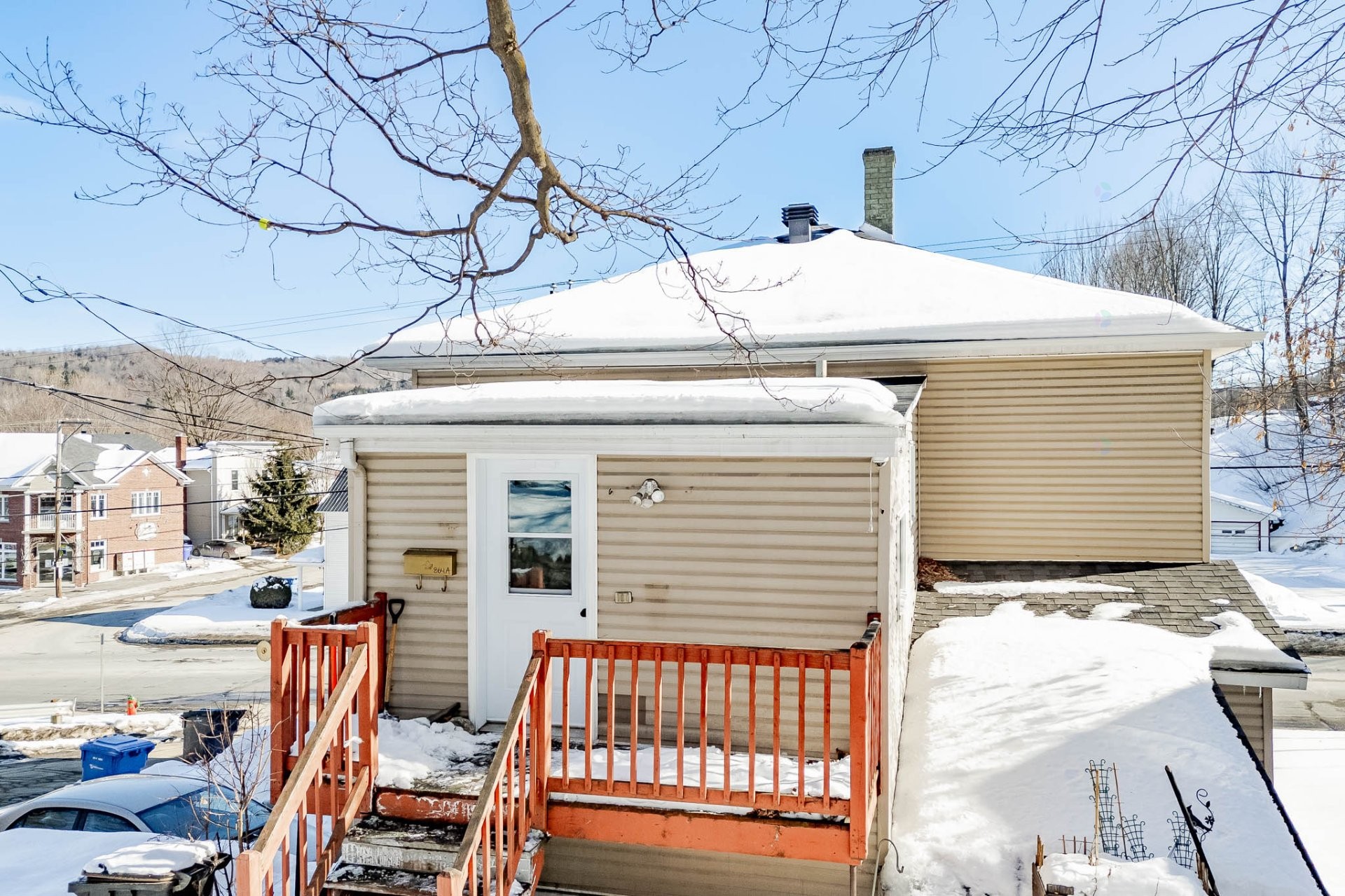 









864

 - 864A


Rue Child

,
Coaticook,




QC
J1A2C6

