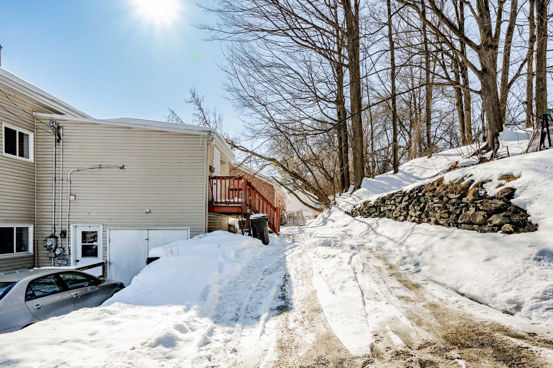 









864

 - 864A


Rue Child

,
Coaticook,




QC
J1A2C6

