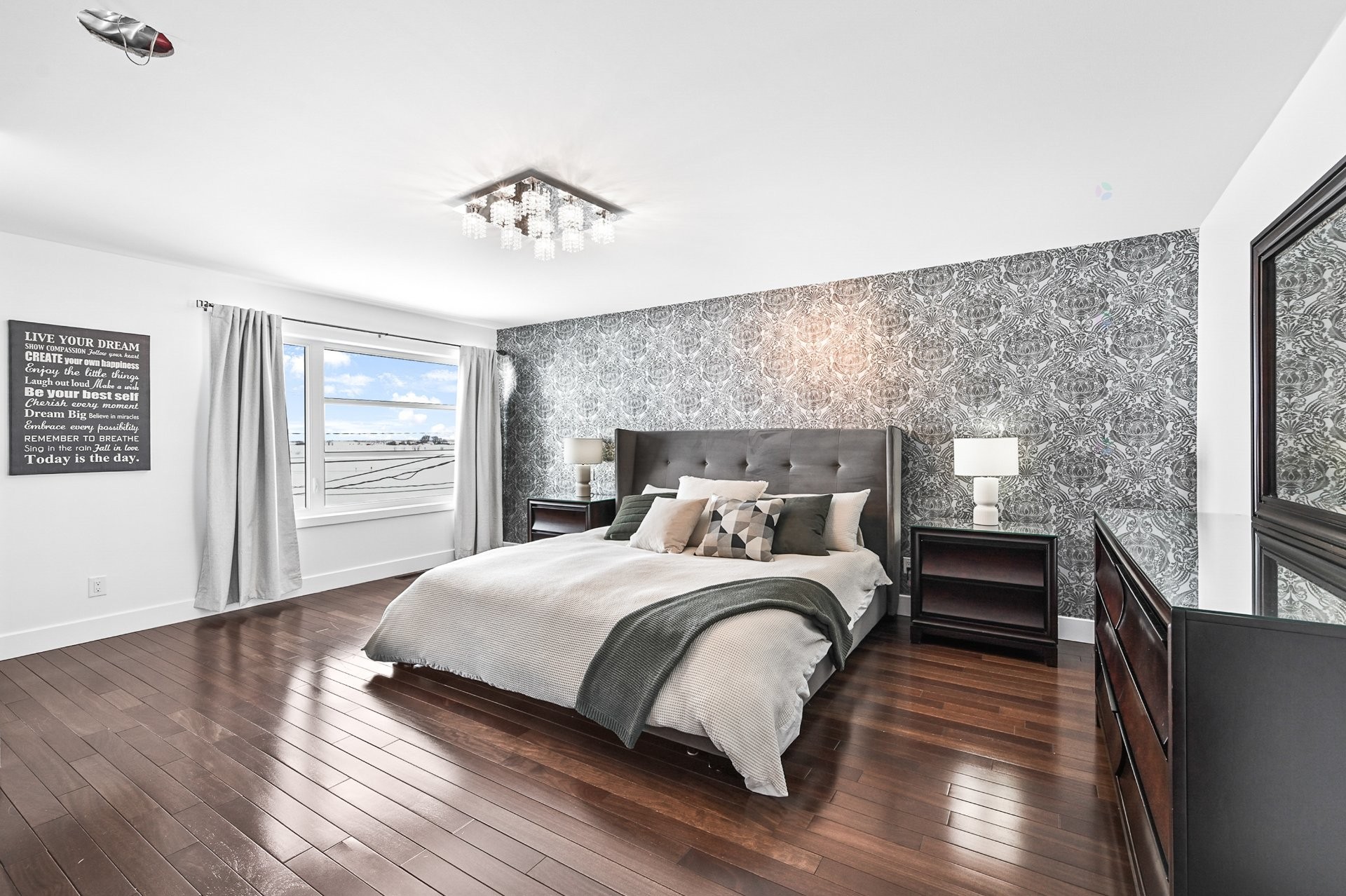 









1017


Ch. du Clocher

,
Saint-Jean-sur-Richelieu,




QC
J2Y1A4

