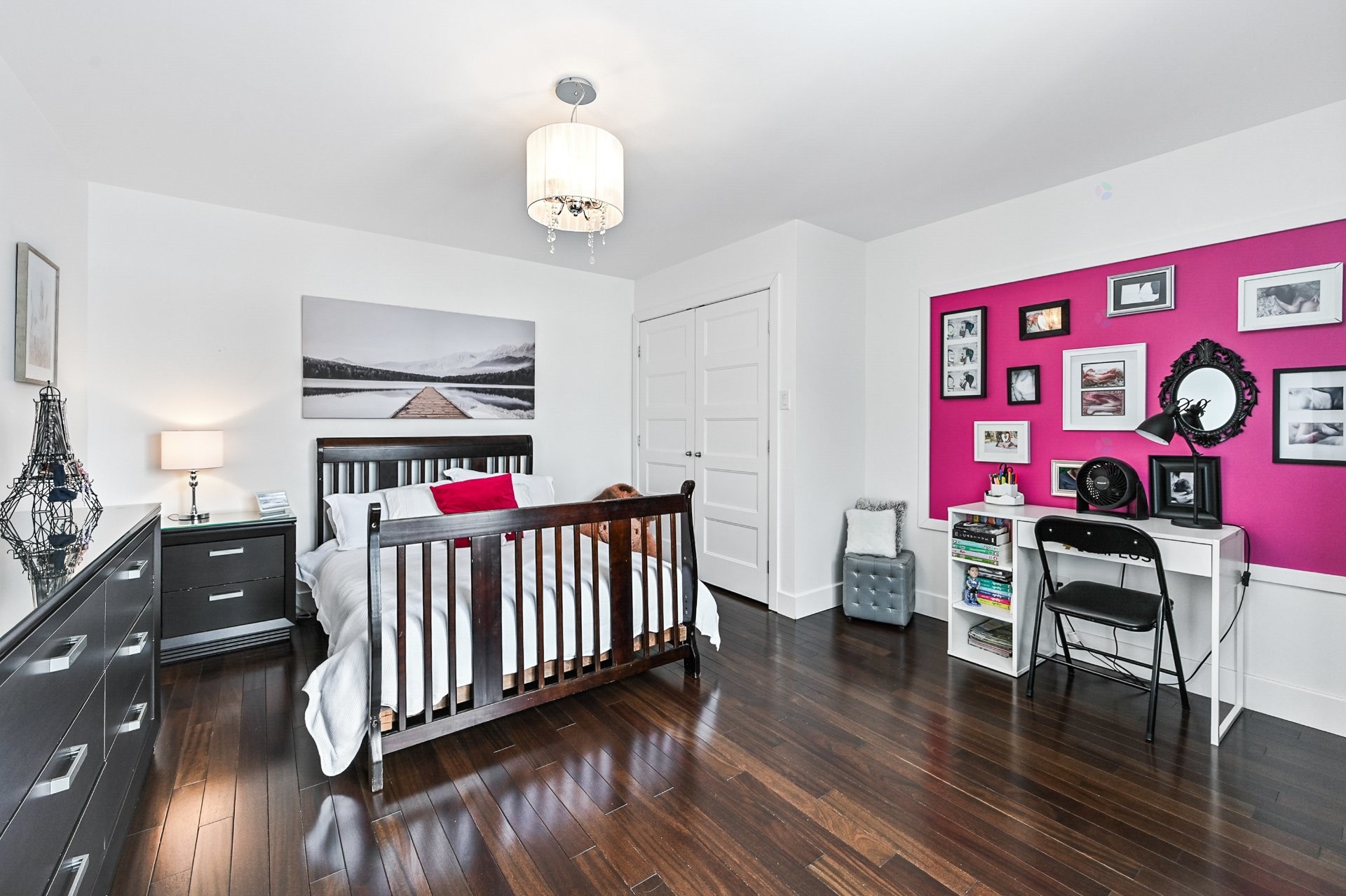 









1017


Ch. du Clocher

,
Saint-Jean-sur-Richelieu,




QC
J2Y1A4

