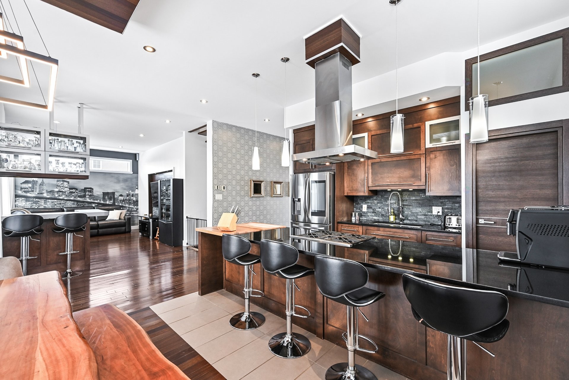 









1017


Ch. du Clocher

,
Saint-Jean-sur-Richelieu,




QC
J2Y1A4

