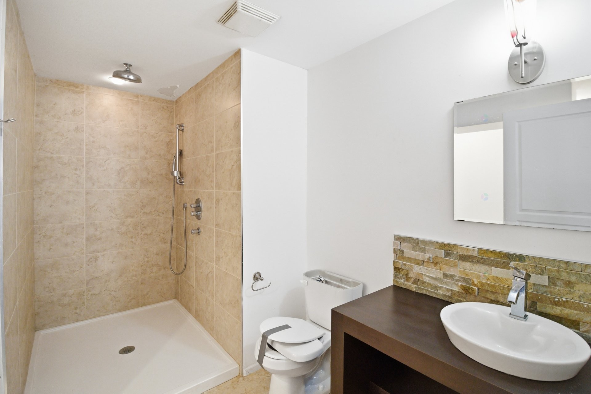 









23


Rue de Donnacona

,
Gatineau (Gatineau),




QC
J8P8C2

