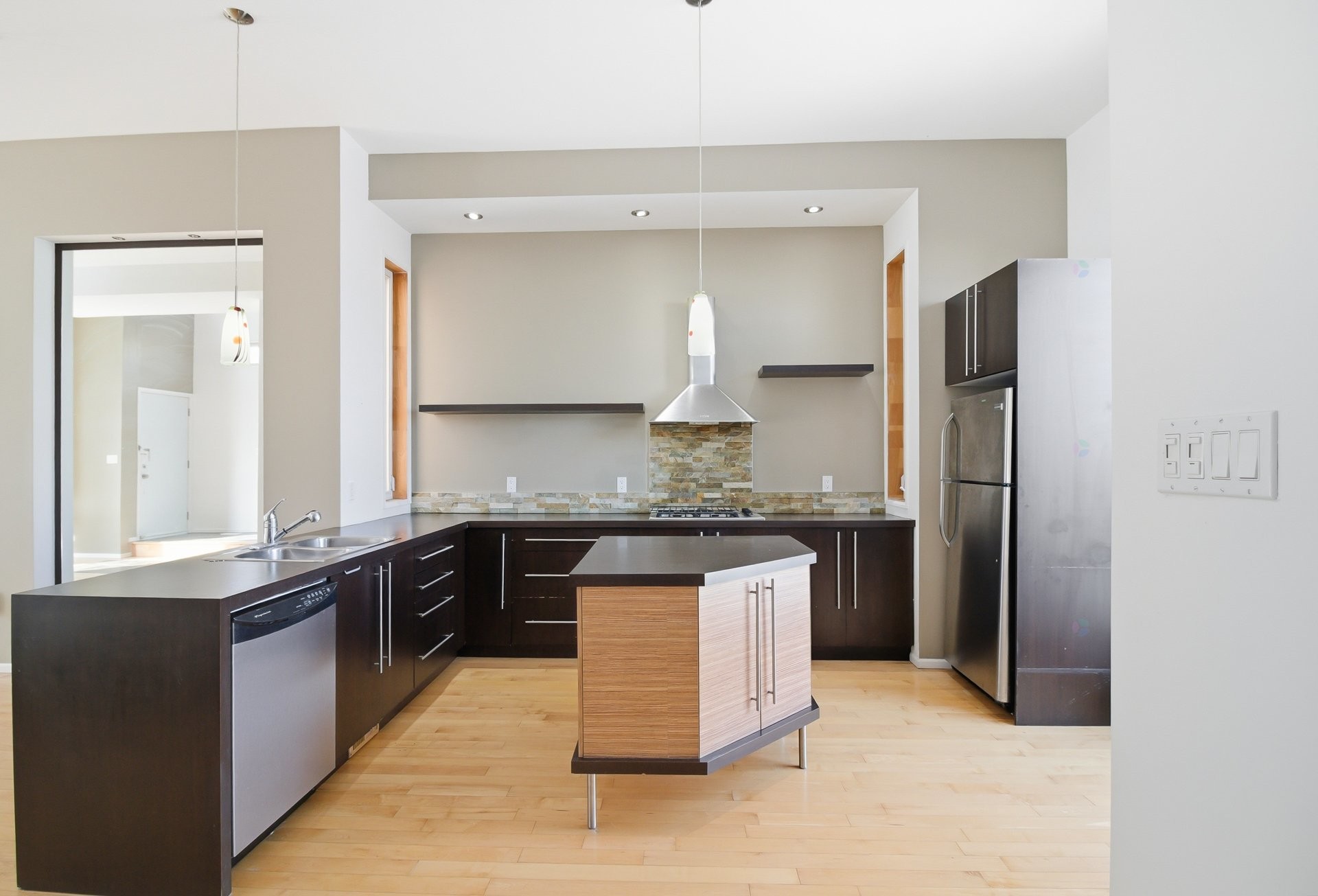 









23


Rue de Donnacona

,
Gatineau (Gatineau),




QC
J8P8C2

