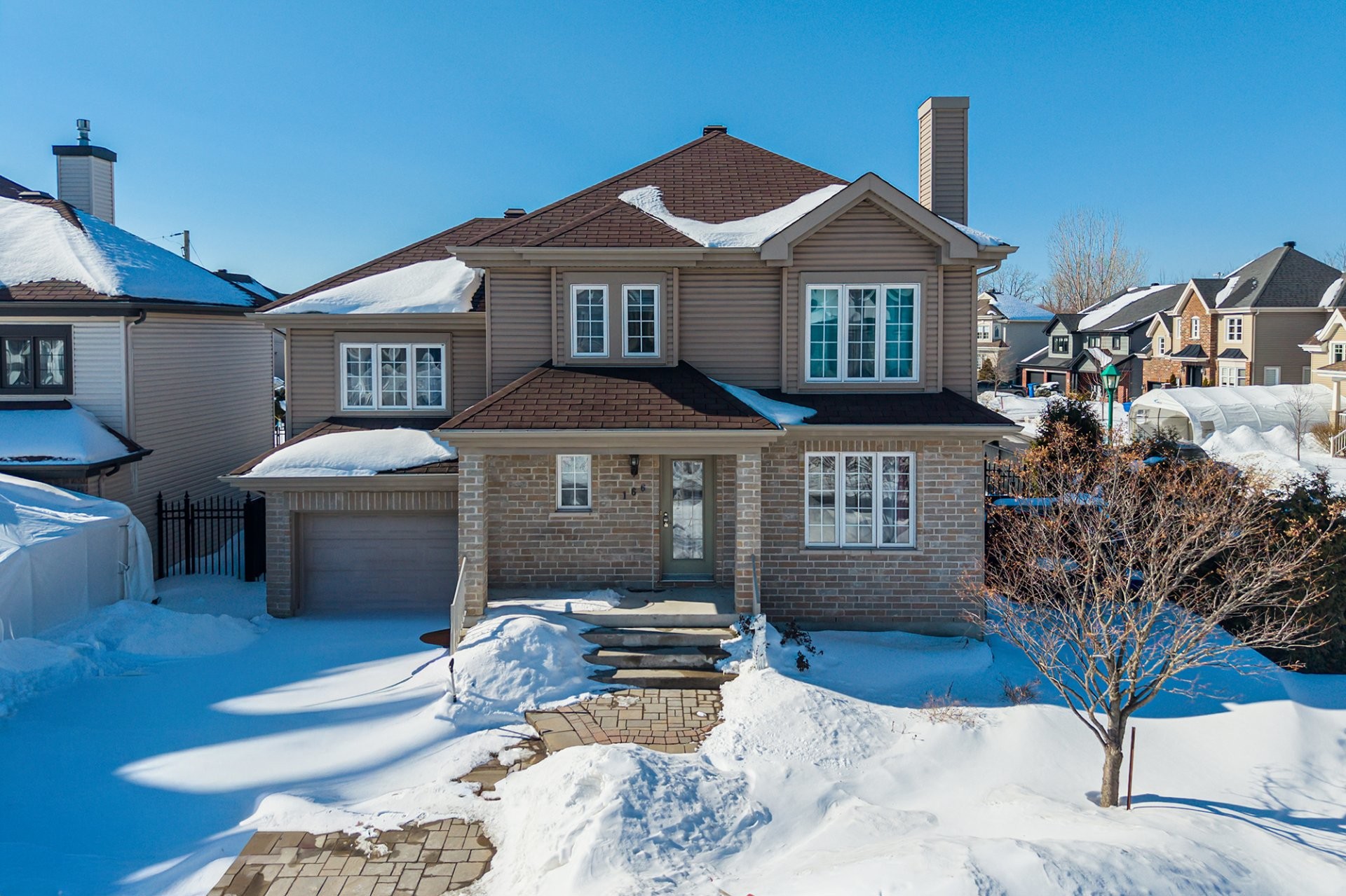 









166


Rue de Sannois

,
Terrebonne (Lachenaie),




QC
J6W0C3

