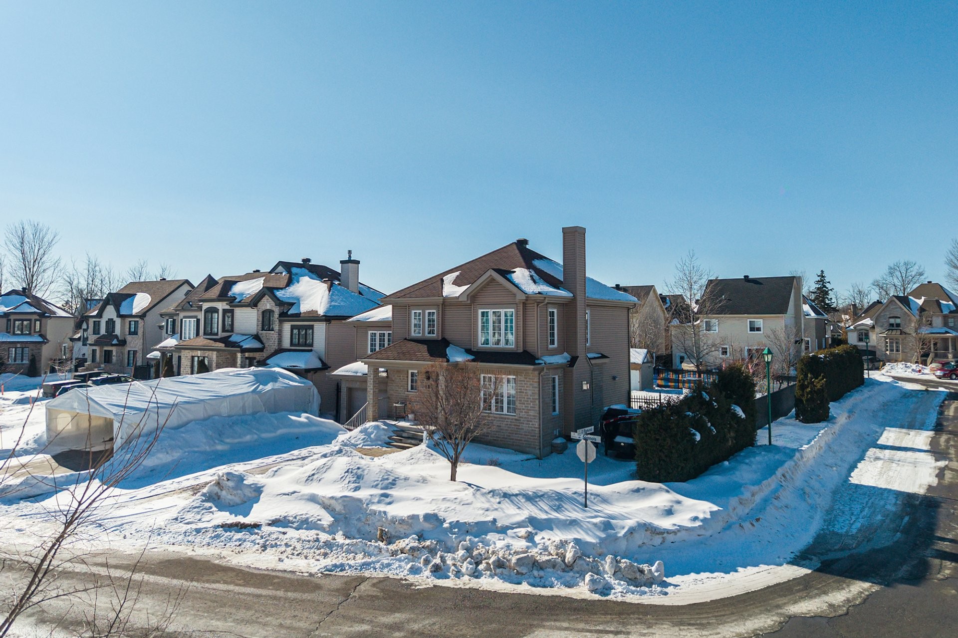 









166


Rue de Sannois

,
Terrebonne (Lachenaie),




QC
J6W0C3

