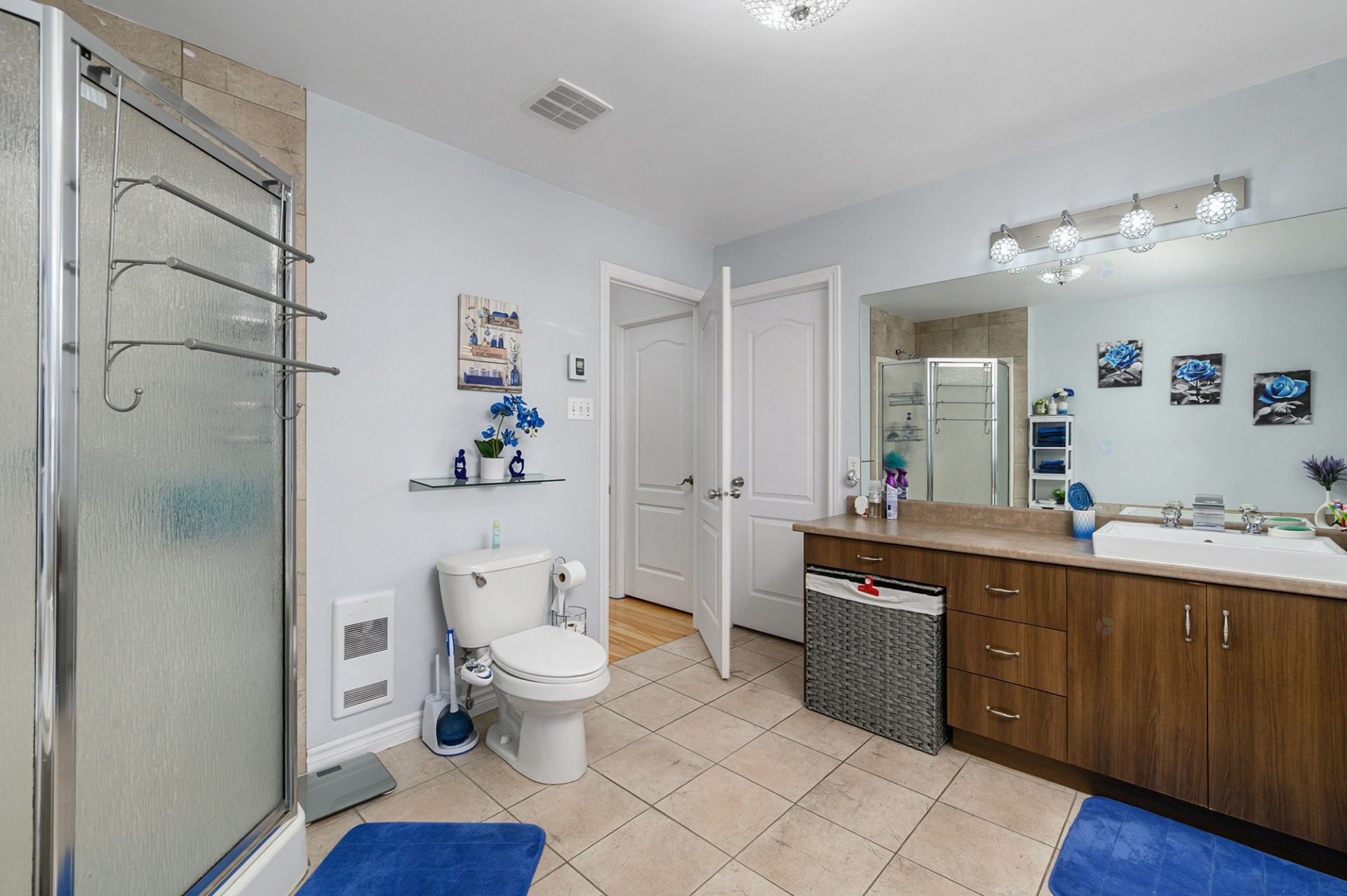 









166


Rue de Sannois

,
Terrebonne (Lachenaie),




QC
J6W0C3

