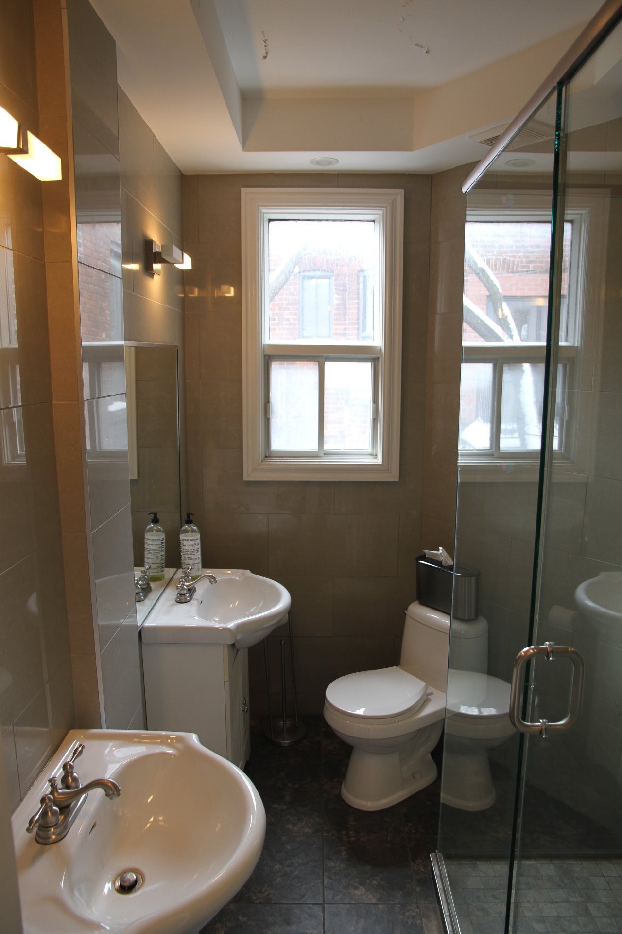 









86


Av. Laurier O.

,
Montréal (Le Plateau-Mont-Royal),




QC
H2T2N4

